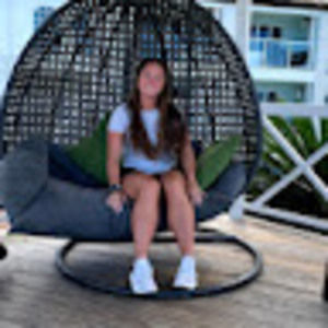 Meet your Posher, Alexandra